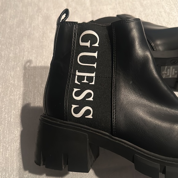 Guess Women’s Leather Ankle Moto Combat Boot w/ Chunky Heel Size 7 Like new - Picture 3 of 15